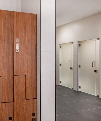 Men's and women's locker rooms
